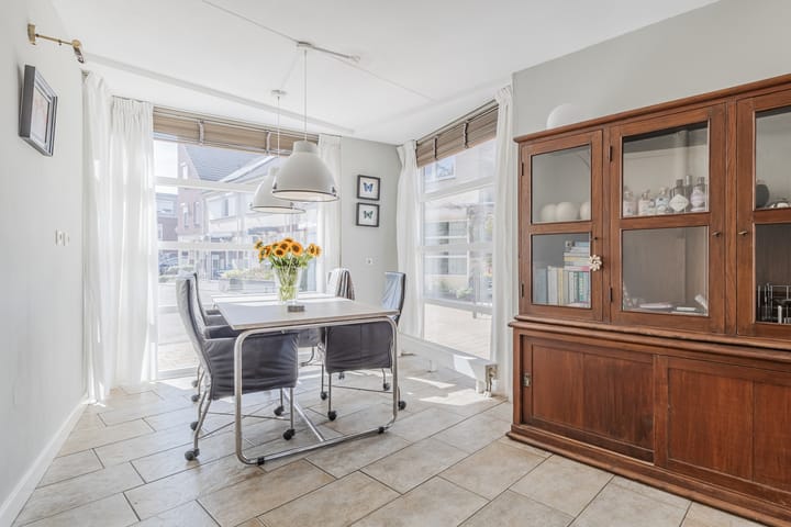 Foto 8 van Smaragd 13