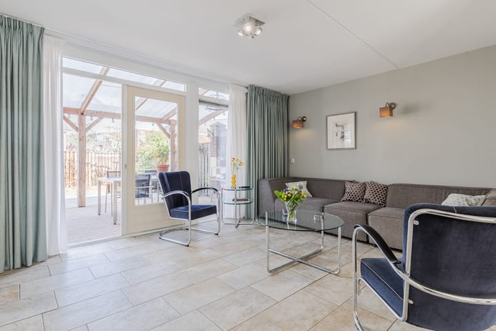 Foto 11 van Smaragd 13