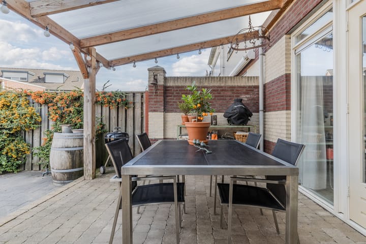 Foto 47 van Smaragd 13