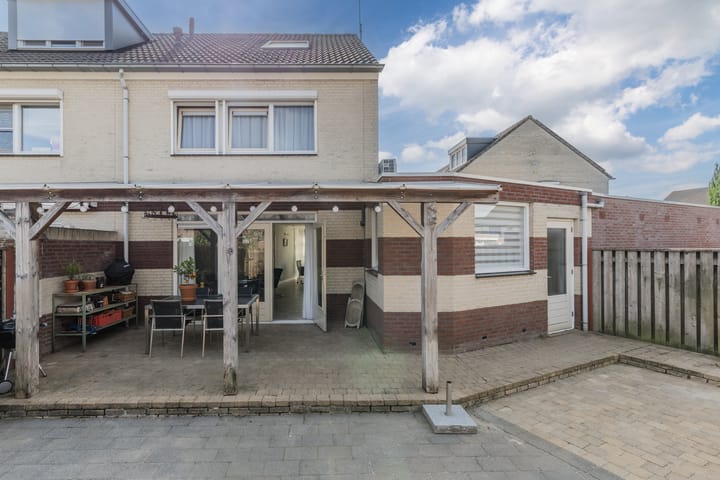 Foto 54 van Smaragd 13