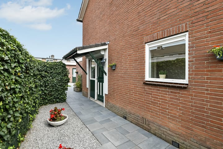 Foto 10 van Van der Duyn van Maasdamstraat 26