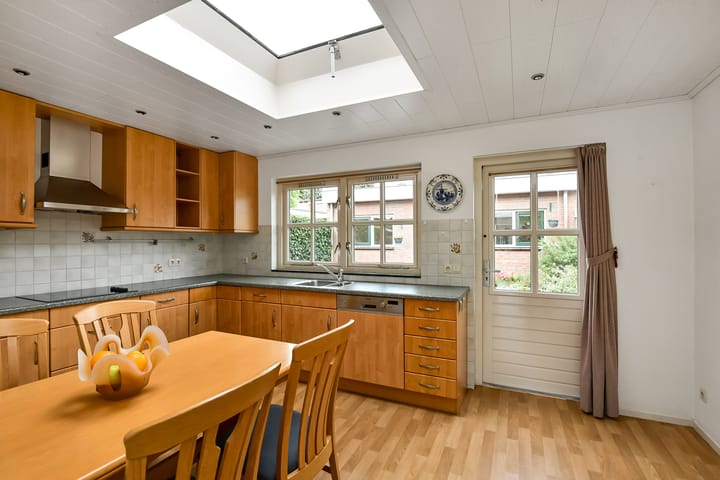 Foto 19 van Van der Duyn van Maasdamstraat 26