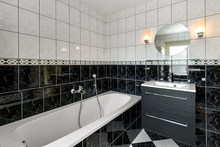 Foto 28 van Van der Duyn van Maasdamstraat 26