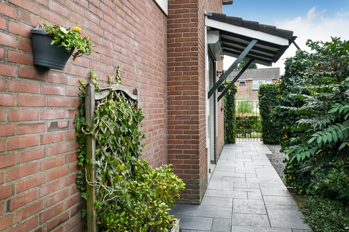 Foto 44 van Van der Duyn van Maasdamstraat 26