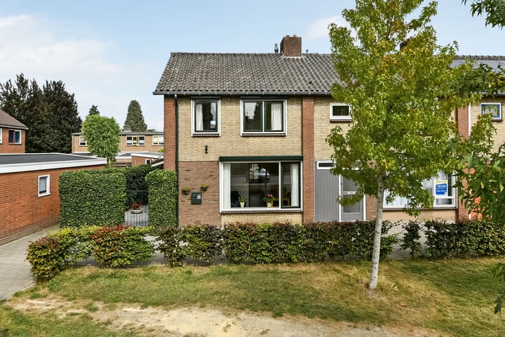 Foto 47 van Van der Duyn van Maasdamstraat 26