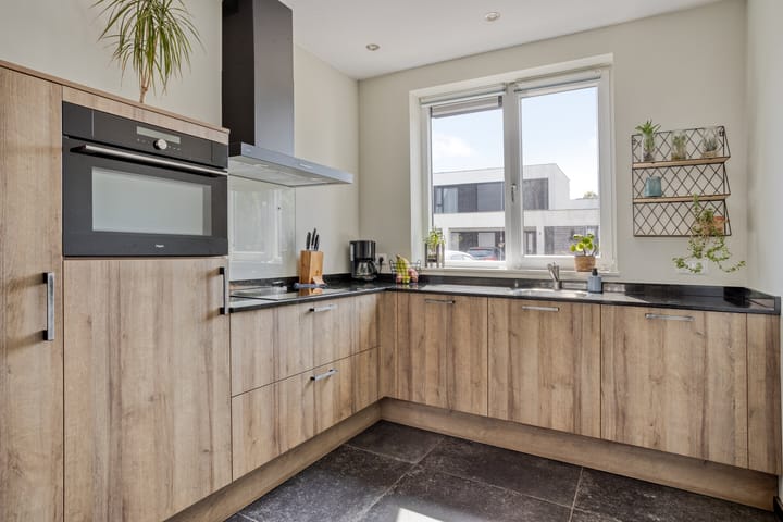 Photo 9 of Burgemeester Houbenplein 14