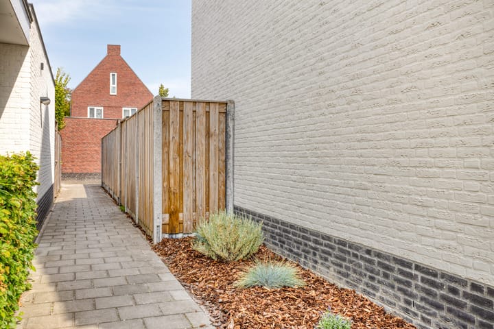 Photo 26 of Burgemeester Houbenplein 14