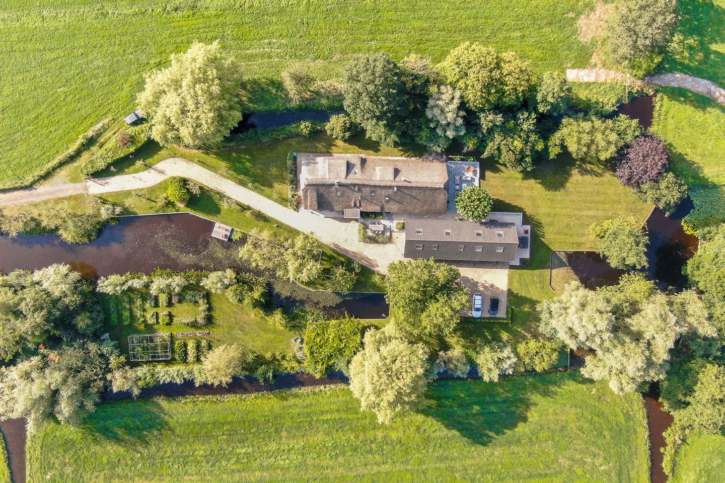 Foto 4 van Oukoop 44