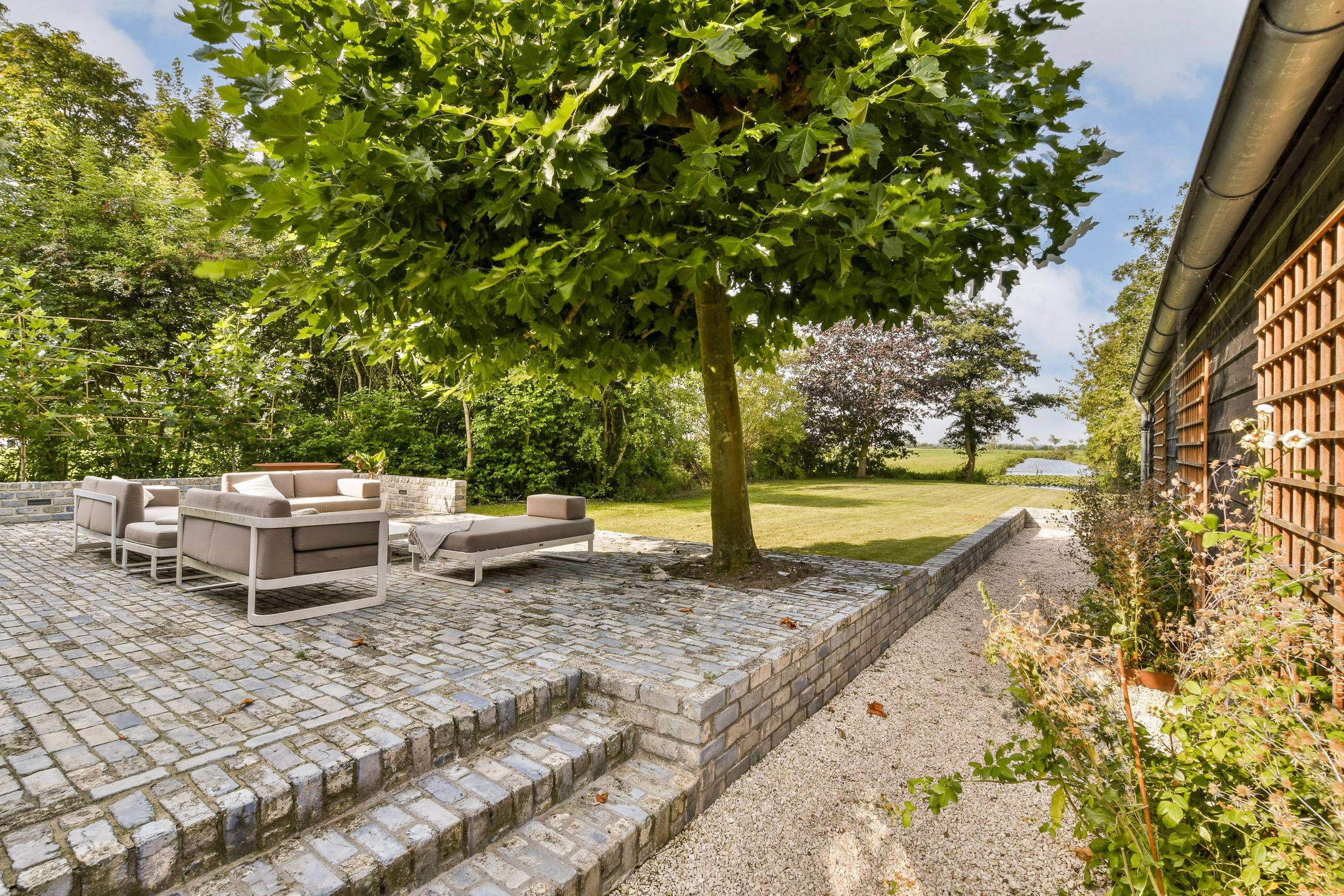 Foto 18 van Oukoop 44