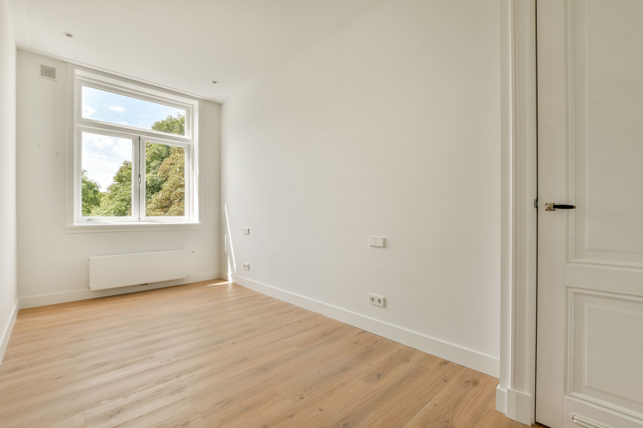 Foto 12 van Linnaeusparkweg 142-2