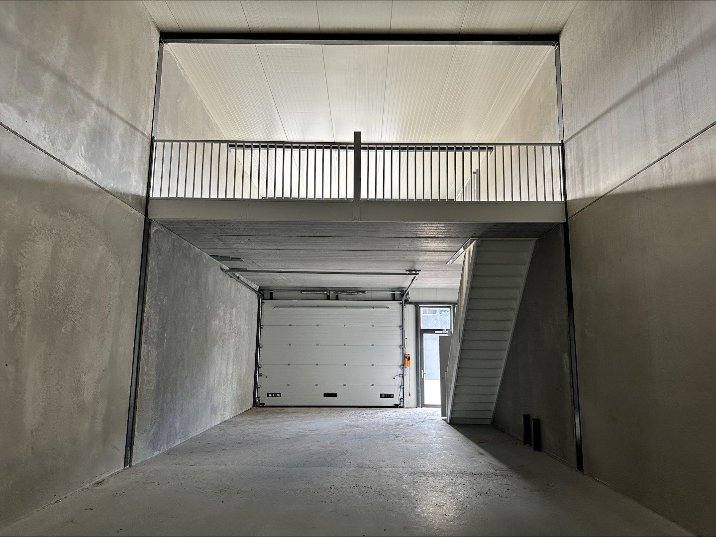 View photo 2 of L.J. Costerstraat 11-V
