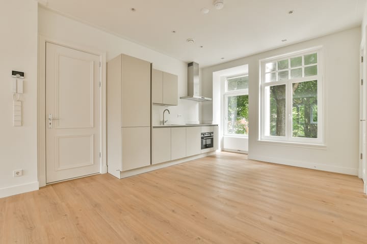 Photo 6 of Linnaeusparkweg 142-1