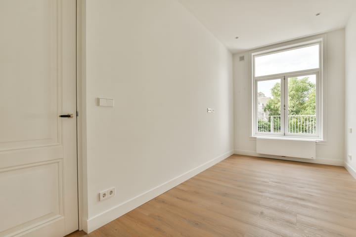 Photo 19 of Linnaeusparkweg 142-1