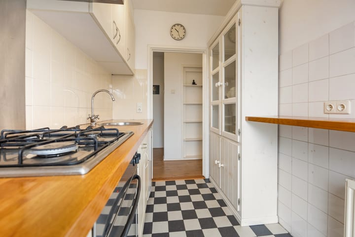 Photo 10 of Van Linschotenlaan 12