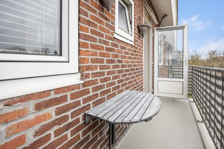 Photo 12 of Van Linschotenlaan 12