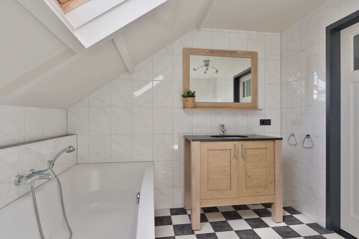 Photo 34 of Burgemeester van Lyndenpark 3