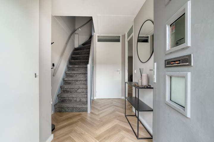 Photo 2 of Johannes Vermeerstraat 115