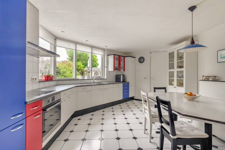 Photo 11 of Kennemerstraatweg 271