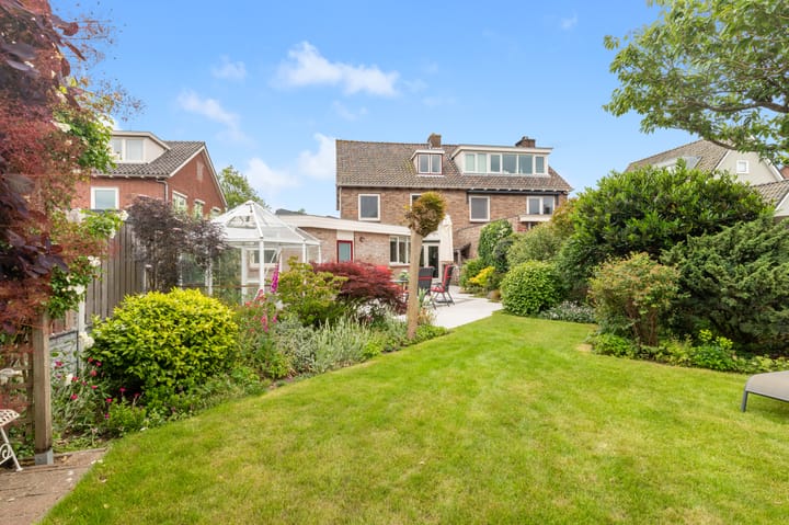 Photo 16 of Kennemerstraatweg 271