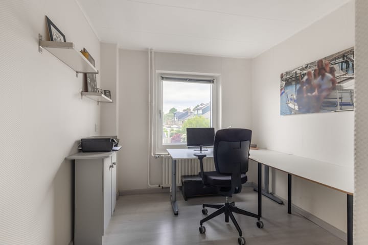 Photo 22 of Kennemerstraatweg 271