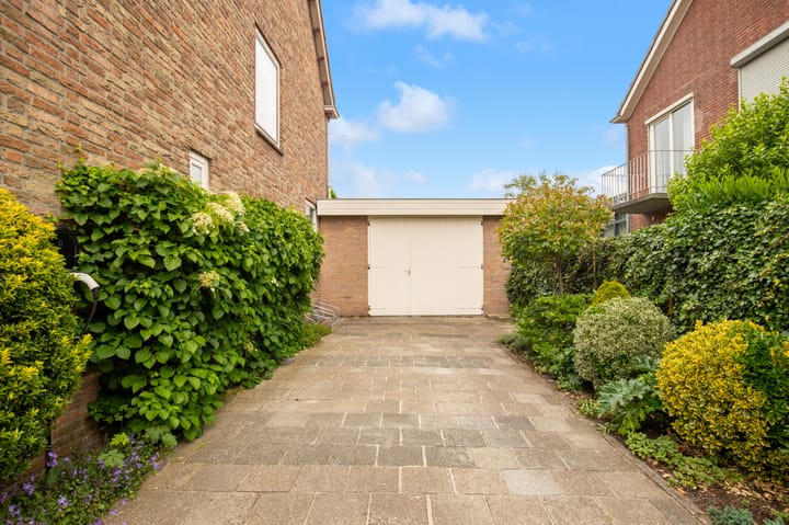 Photo 34 of Kennemerstraatweg 271