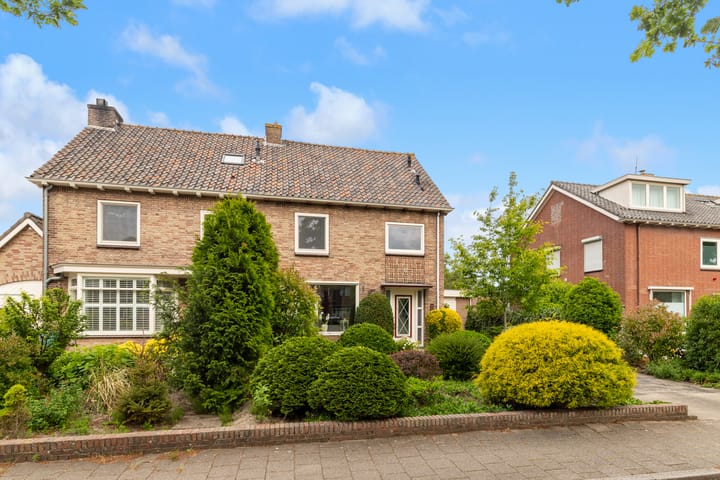 Photo 35 of Kennemerstraatweg 271