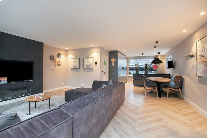 Photo 7 of Anthon van der Horstlaan 28