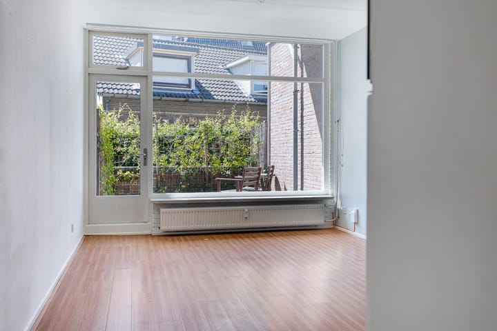 Photo 6 of Prins Bernhardstraat 58