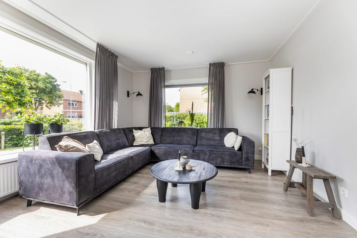 Photo 12 of Sneeuwbesstraat 9