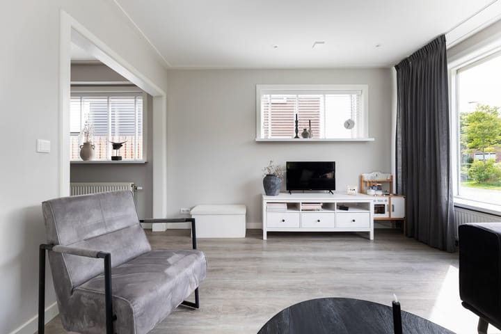 Photo 13 of Sneeuwbesstraat 9