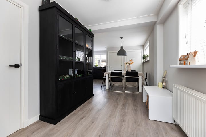 Photo 14 of Sneeuwbesstraat 9