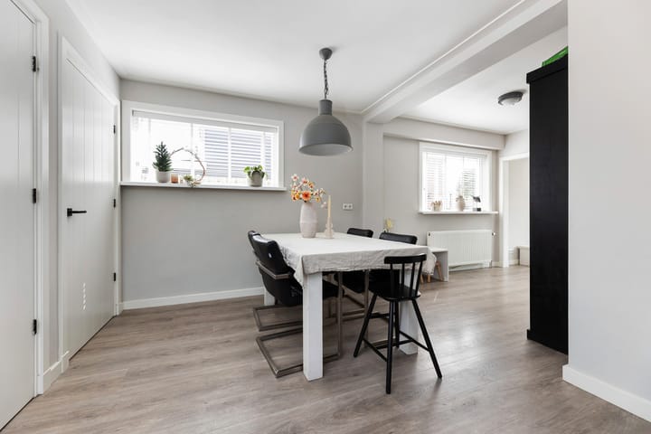 Photo 15 of Sneeuwbesstraat 9