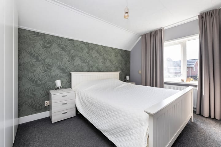 Photo 22 of Sneeuwbesstraat 9