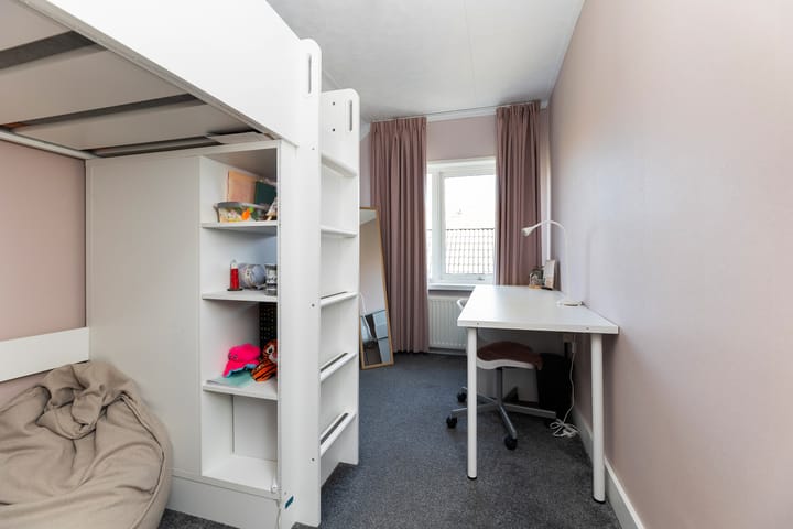 Photo 24 of Sneeuwbesstraat 9