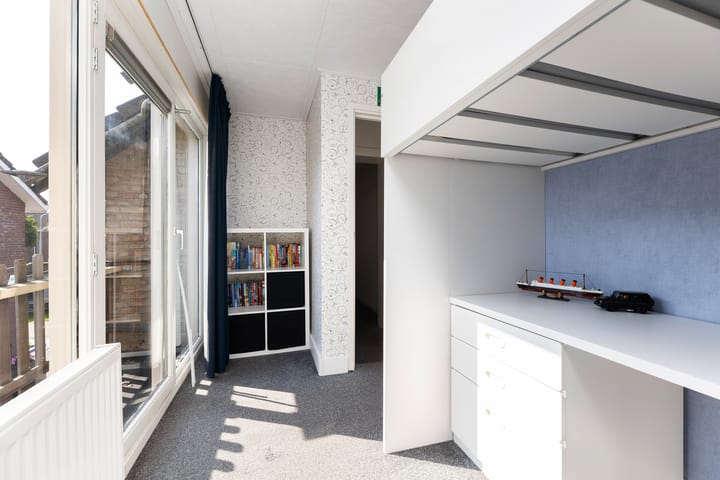 Photo 26 of Sneeuwbesstraat 9