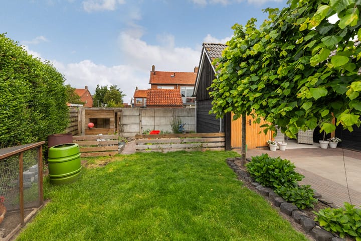 Photo 33 of Sneeuwbesstraat 9