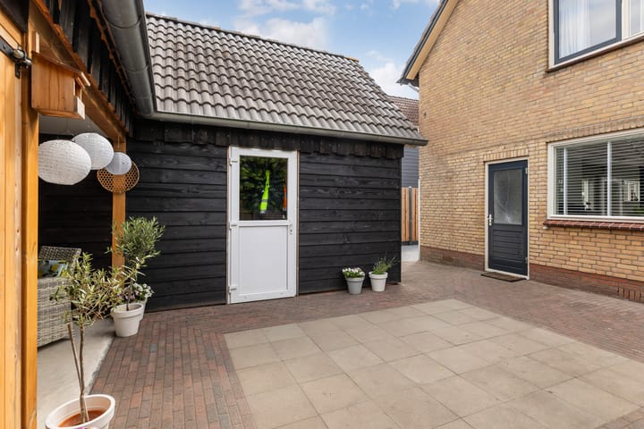 Photo 34 of Sneeuwbesstraat 9