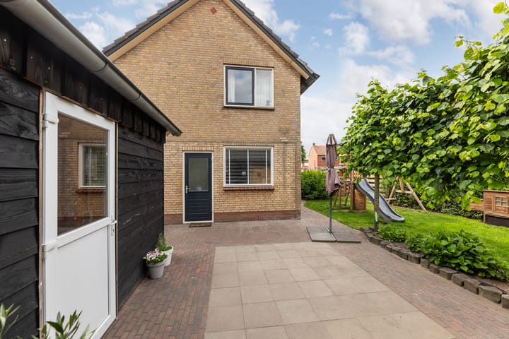 Photo 35 of Sneeuwbesstraat 9