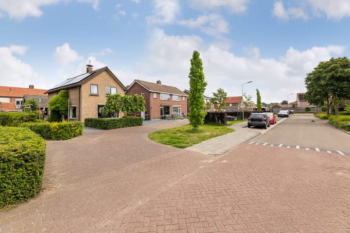 Photo 37 of Sneeuwbesstraat 9