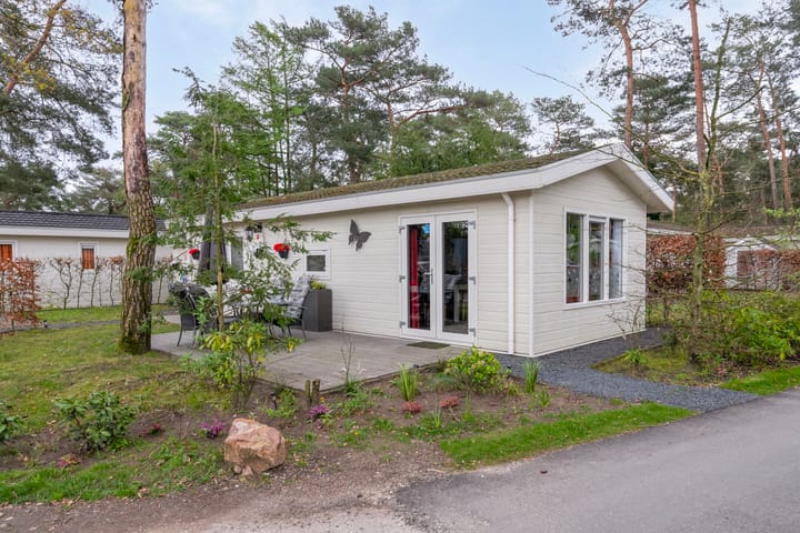 Photo 1 of Vijverlaan 1-P01