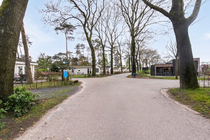 Photo 26 of Vijverlaan 1-P01