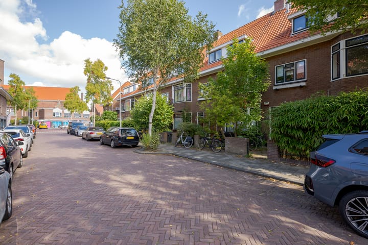 Foto 8 van Van 't Hoffstraat 8-A