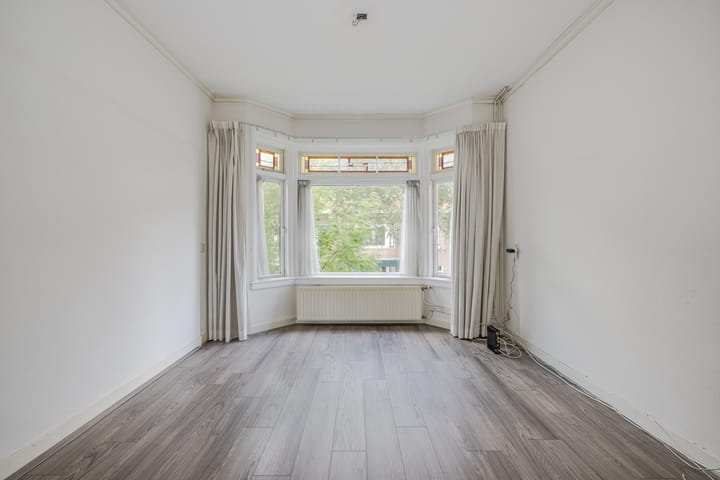 Foto 16 van Van 't Hoffstraat 8-A