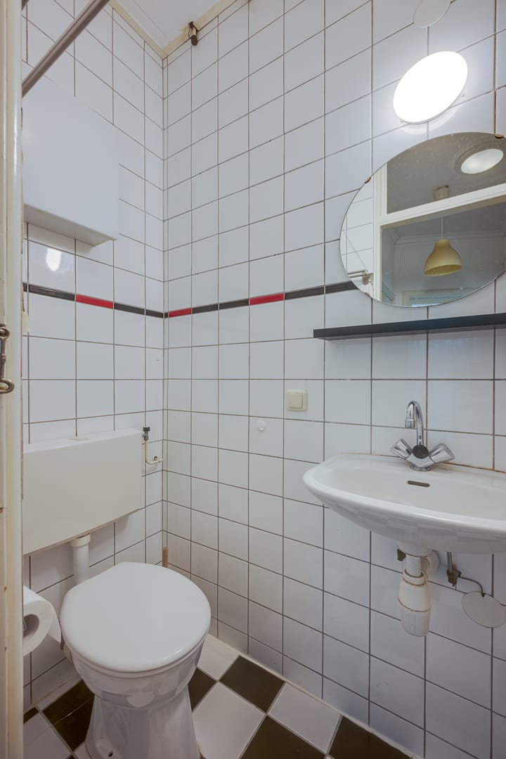 Foto 25 van Van 't Hoffstraat 8-A