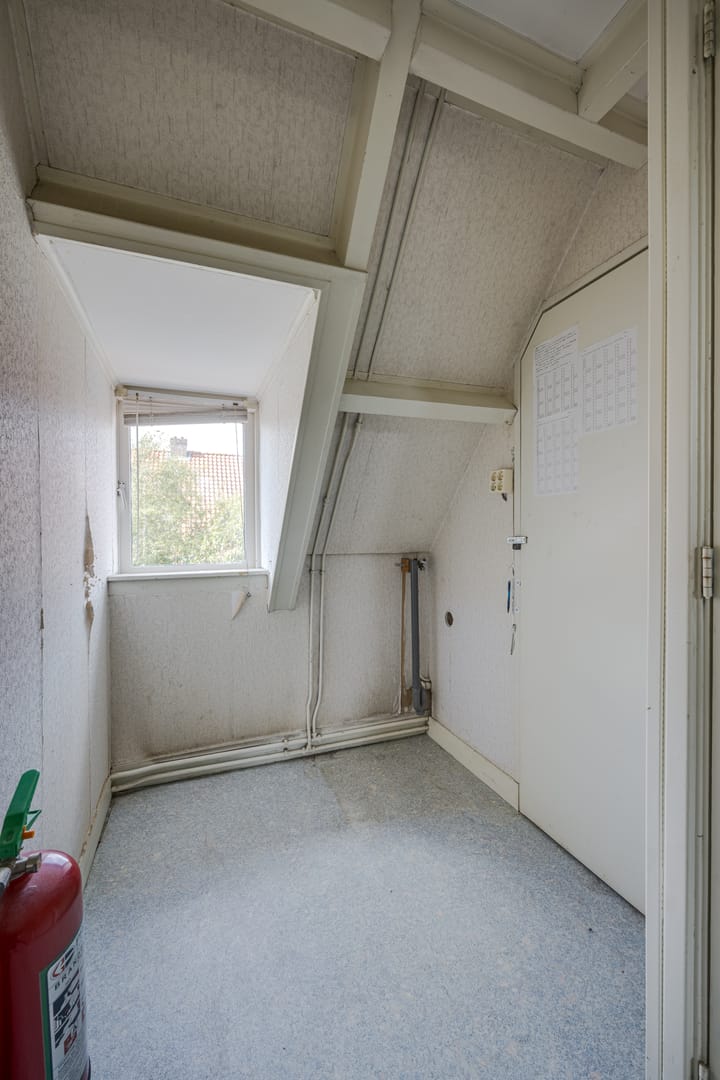 Foto 33 van Van 't Hoffstraat 8-A