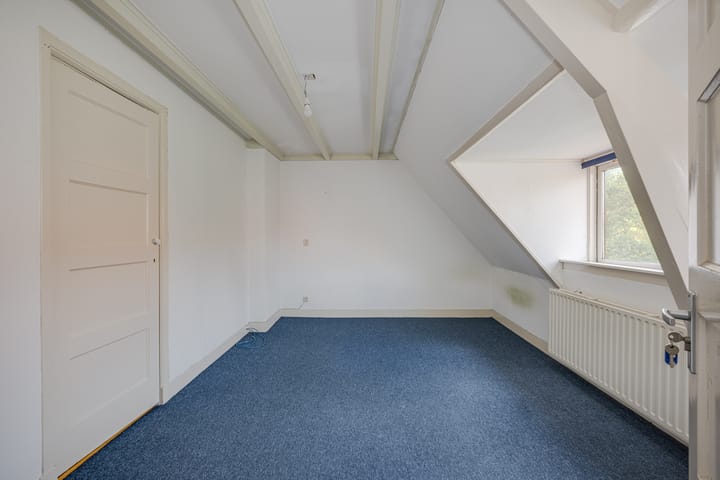 Foto 34 van Van 't Hoffstraat 8-A