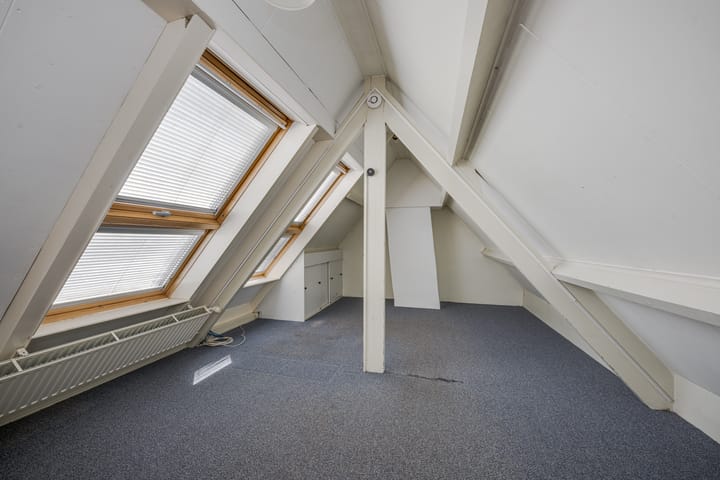 Foto 39 van Van 't Hoffstraat 8-A