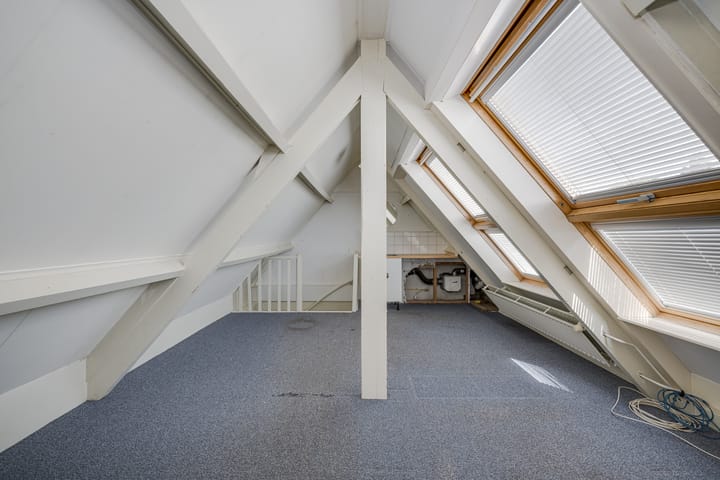 Foto 40 van Van 't Hoffstraat 8-A