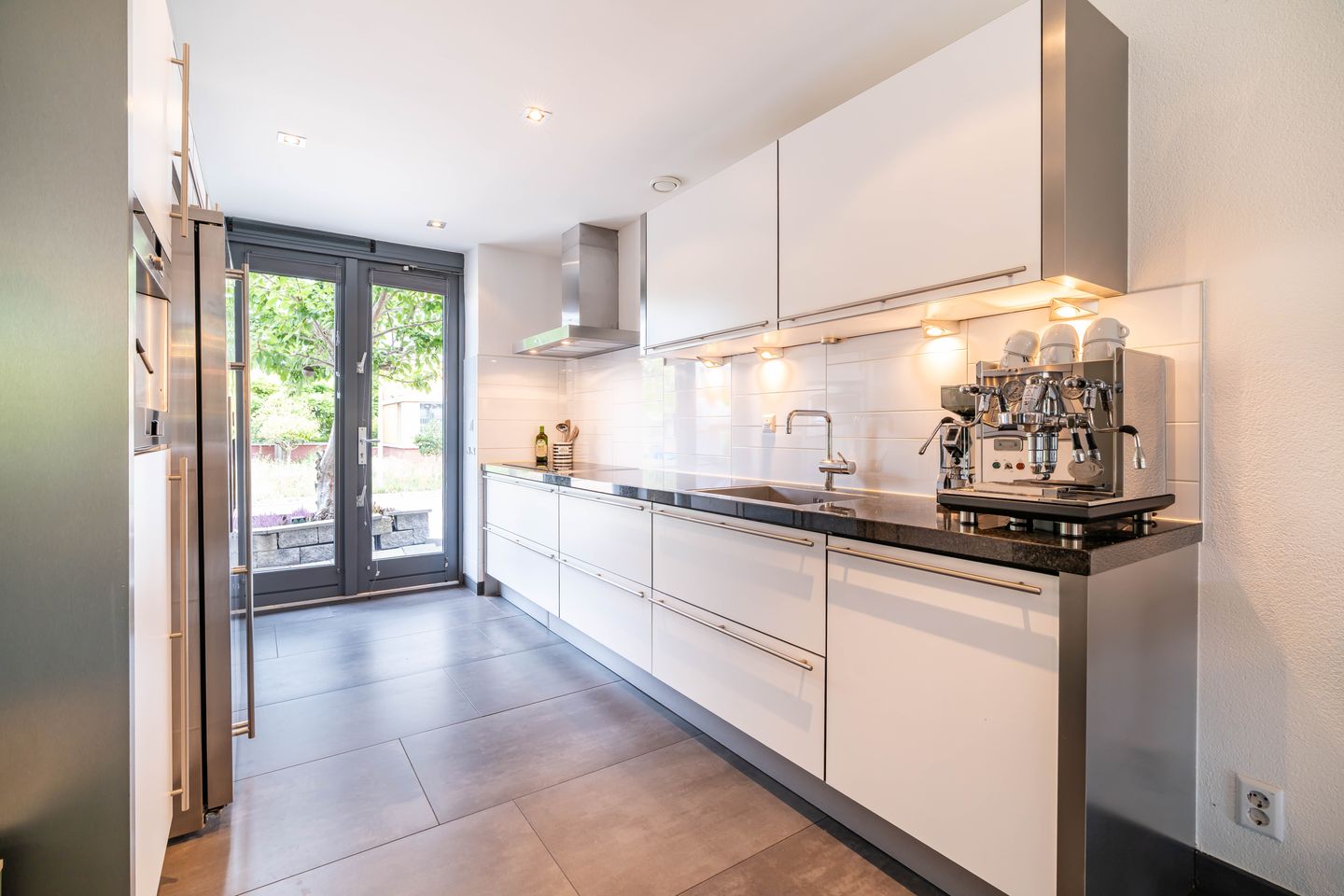 Photo 4 of Friendshipring 128