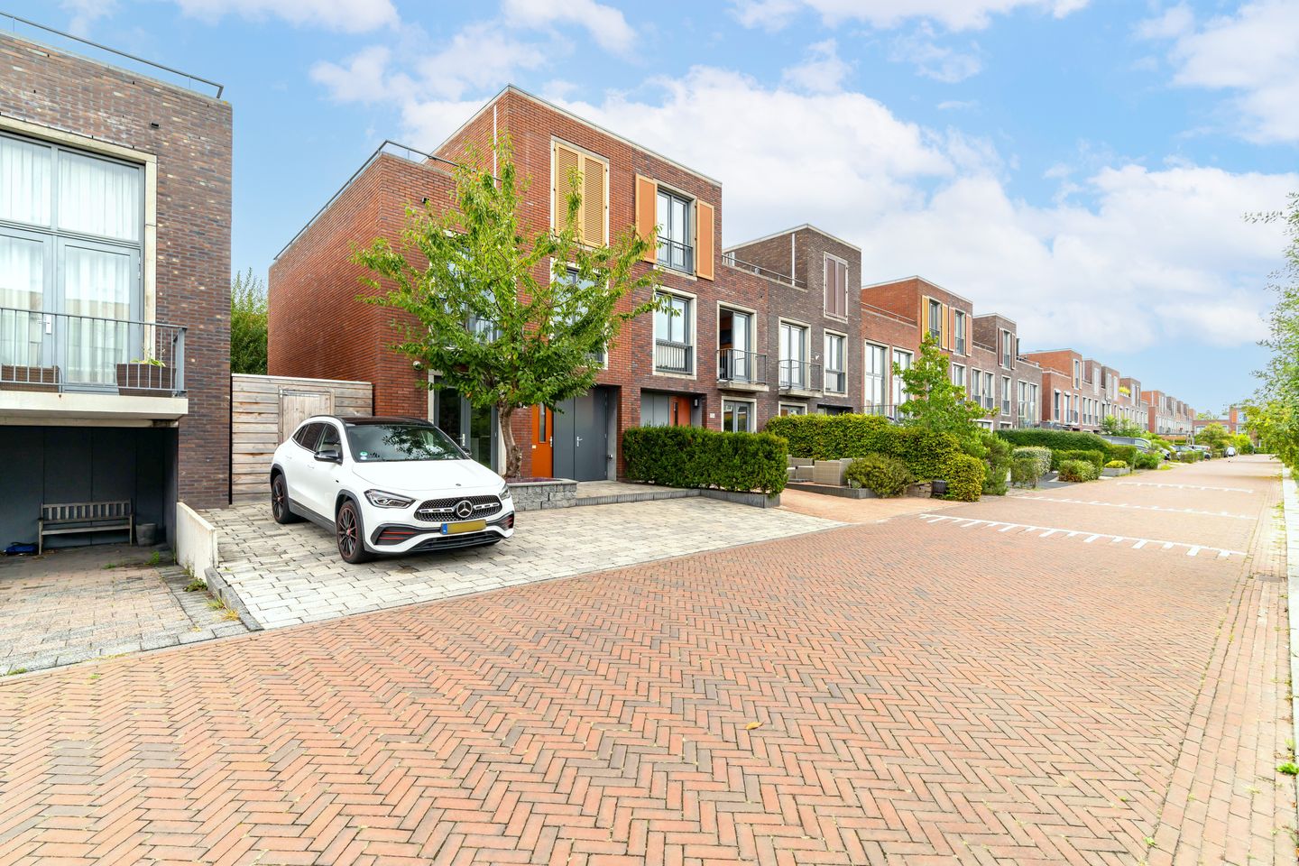 Photo 5 of Friendshipring 128